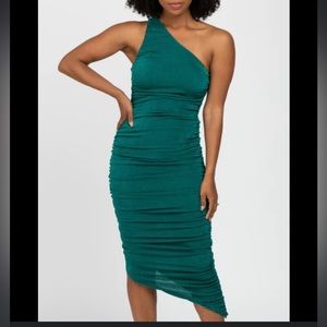Forrest green one shoulder ruched side midi maternity dress
